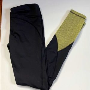 Women’s Leggings/ Work out pants